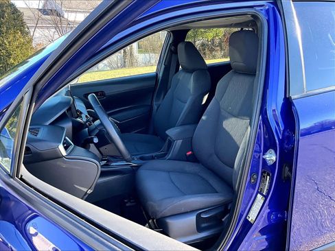 Used 2023 Toyota Corolla Cross LE image 10