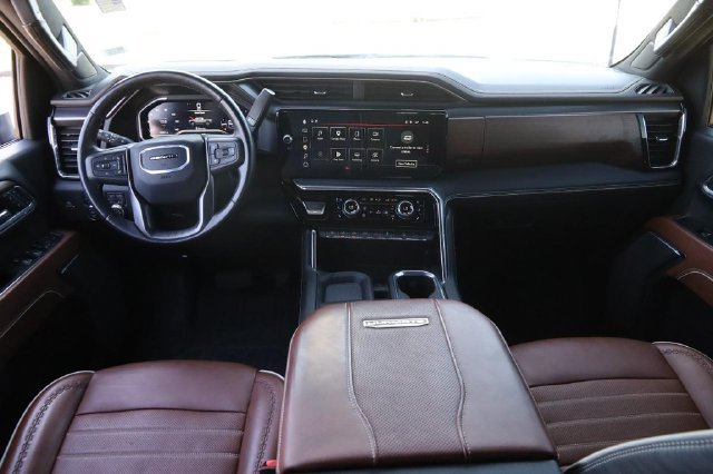 Used 2025 GMC Sierra 2500 Denali Ultimate AWD/4WD image 23
