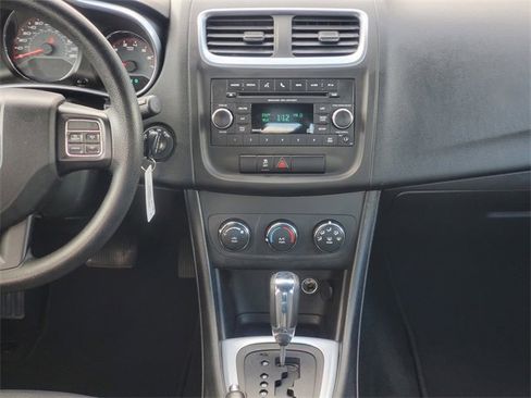 Used 2013 Dodge Avenger SE image 24