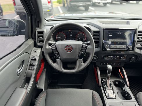 Used 2024 Nissan Frontier PRO-4X w/ Pro Convenience Package image 12