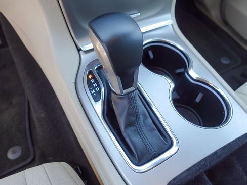 Used 2022 Jeep Grand Cherokee Laredo E RWD image 18