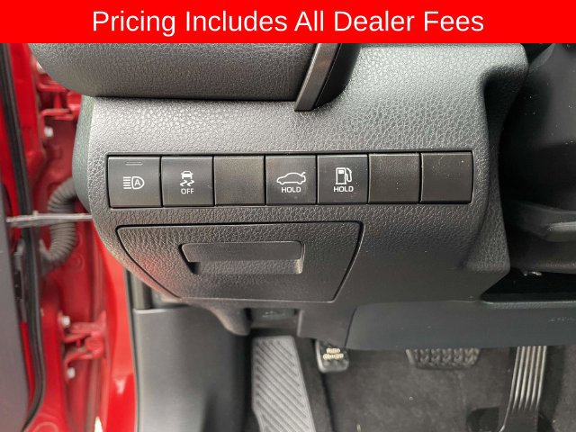 Used 2020 Toyota Camry SE FWD image 21