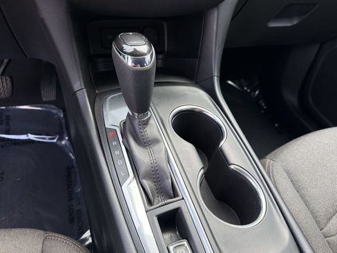 Used 2020 Chevrolet Equinox LT FWD image 16