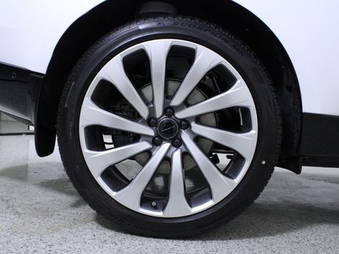 New 2026 Land Rover Range Rover SE image 8