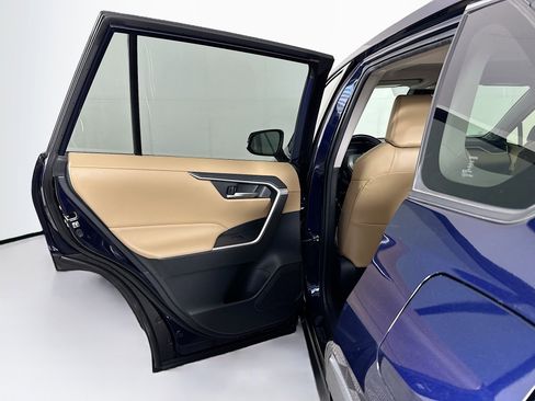 Used 2020 Toyota RAV4 XLE Premium AWD/4WD image 26