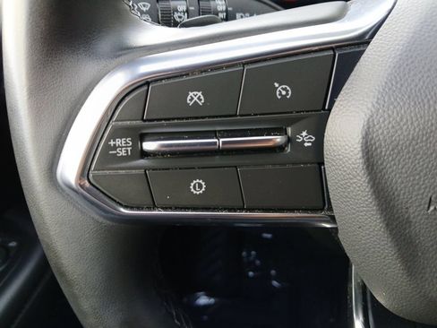 Used 2025 Chevrolet Tahoe LT RWD image 11