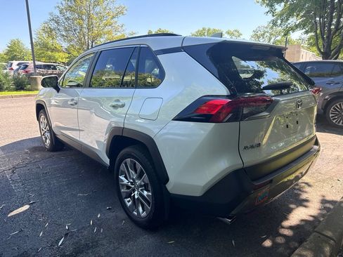Used 2019 Toyota RAV4 Limited w/ Advanced Technology Package AWD/4WD image 4