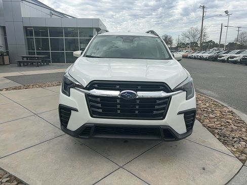 Used 2024 Subaru Ascent Premium w/ Convenience Package image 3