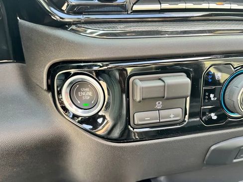 New 2026 Chevrolet Silverado 2500 ZR2 AWD/4WD image 37