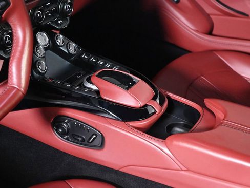Used 2022 Aston Martin V8 Vantage Coupe RWD image 14