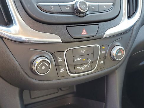 Used 2019 Chevrolet Equinox LT FWD image 21