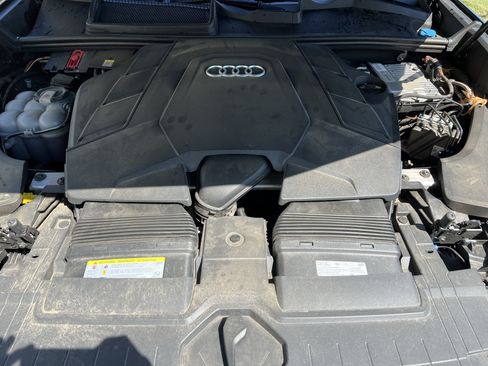 Used 2019 Audi Q8 Premium Plus w/ Premium Plus AWD/4WD image 36