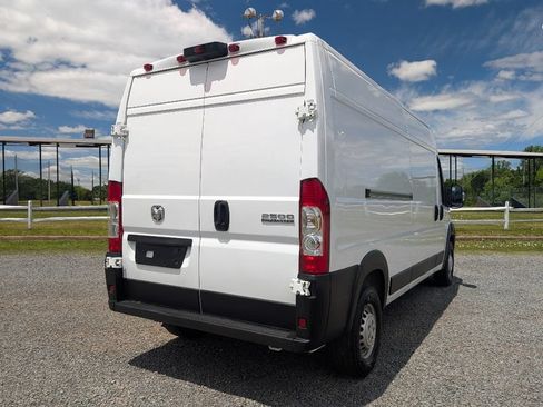 Used 2026 RAM ProMaster 2500 w/ Convenience Group FWD image 8