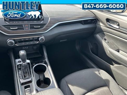 Used 2024 Nissan Altima 2.5 SV AWD/4WD image 13