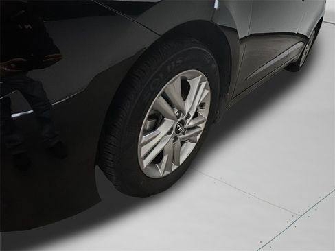 Certified 2020 Hyundai Elantra SEL image 19