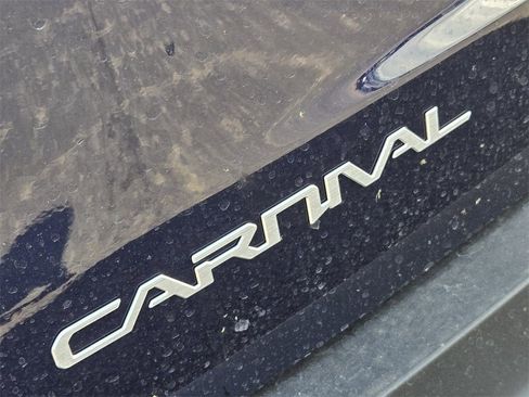 New 2026 Kia Carnival EX image 8