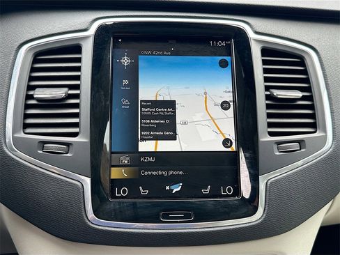 Used 2021 Volvo XC90 T5 Momentum w/ Climate Package image 14