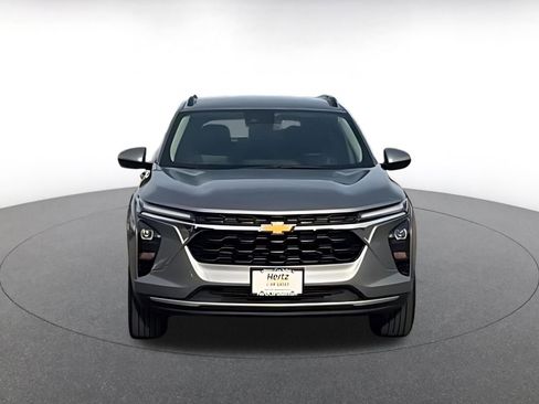 Used 2025 Chevrolet Trax LT image 3