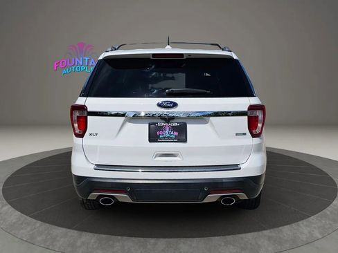 Used 2018 Ford Explorer XLT w/ Equipment Group 202A AWD/4WD image 4