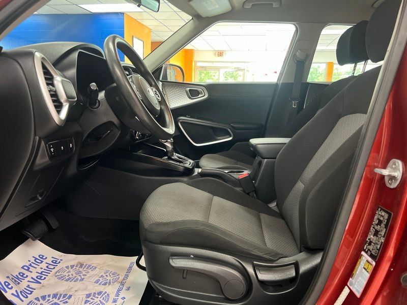 Used 2020 Kia Soul LX FWD image 17