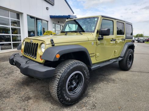Used 2013 Jeep Wrangler Unlimited Sport AWD/4WD image 5