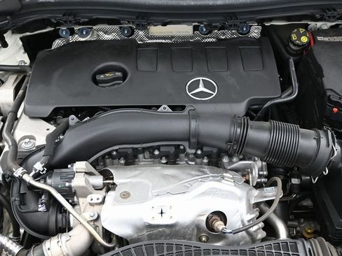 Used 2022 Mercedes-Benz GLA 250 w/ Premium Package Lite image 39