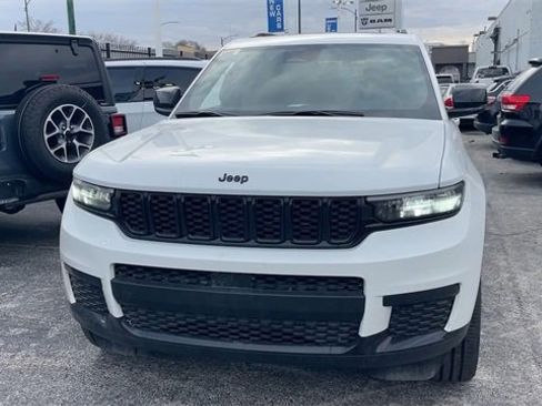 New 2025 Jeep Grand Cherokee L Altitude image 7