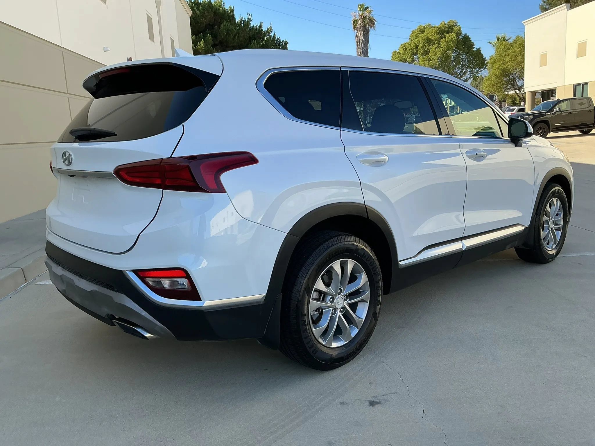 Used 2019 Hyundai Santa Fe SEL FWD image 5