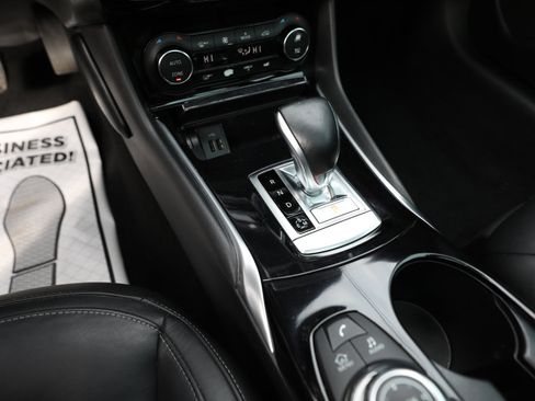 Used 2017 INFINITI QX30 Premium w/ Cargo Package image 22