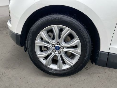 Used 2021 Ford Edge Titanium w/ Class II Trailer Tow Package AWD/4WD image 14