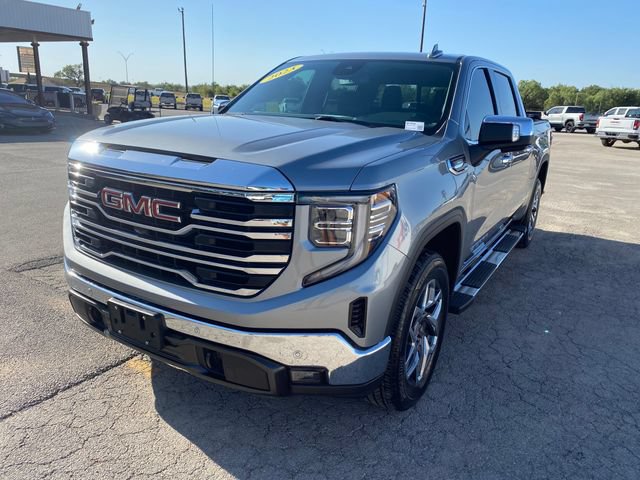 Used 2023 GMC Sierra 1500 SLT AWD/4WD image 2