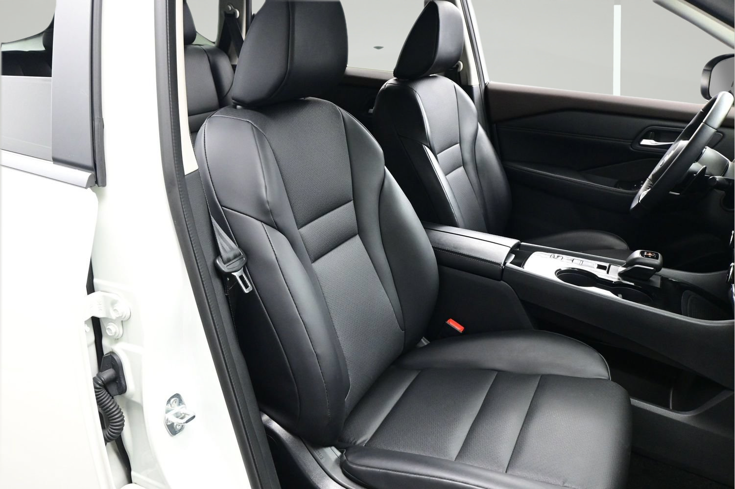 Certified 2023 Nissan Rogue SV w/ SV Premium B Package FWD image 14