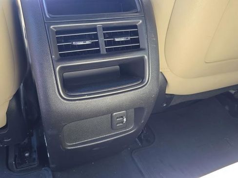 Used 2018 Cadillac XT5 AWD image 30