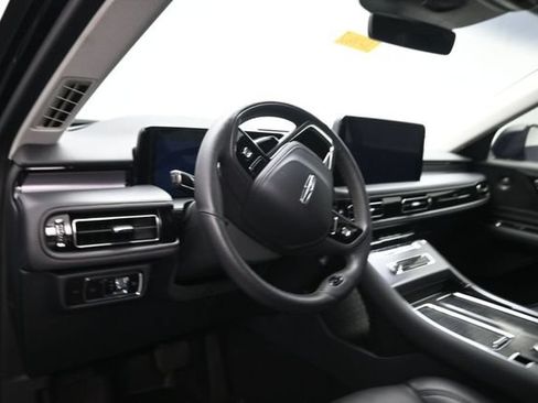 Certified 2025 Lincoln Aviator AWD w/ Jet Appearance Package image 11