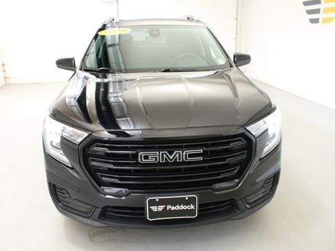 Used 2023 GMC Terrain SLE w/ Driver Convenience Package AWD/4WD image 2