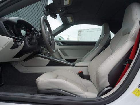 Certified 2022 Porsche 911 Carrera S RWD image 5