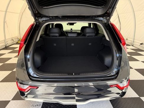 Used 2025 Kia Niro Wind FWD image 4