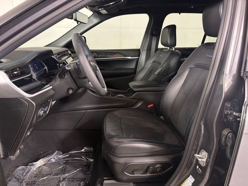 Used 2024 Jeep Grand Cherokee Trailhawk w/ Luxury Tech Group III image 15