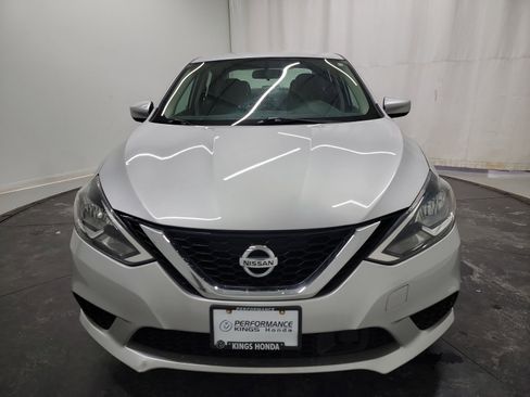 Used 2019 Nissan Sentra SV image 2