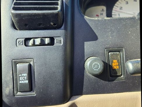 Used 2002 Toyota Tacoma PreRunner image 24