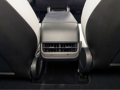 Used 2020 Tesla Model 3 Long Range image 19