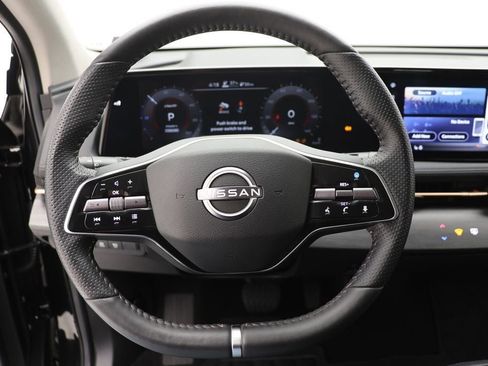 Used 2024 Nissan Ariya AWD image 18