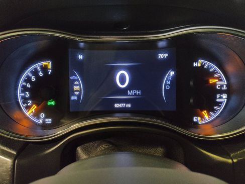 Used 2018 Jeep Grand Cherokee Limited image 23