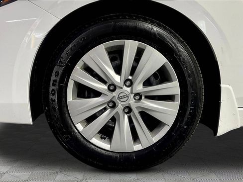 Used 2025 Nissan Sentra S FWD image 32