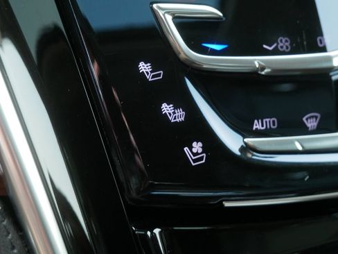 Used 2020 Cadillac Escalade Premium Luxury w/ Escalade Sport Edition AWD/4WD image 29