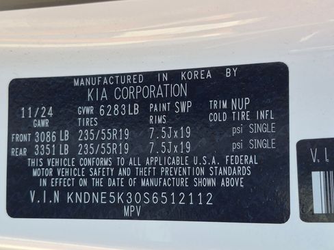 Used 2025 Kia Carnival SX w/ SX Dark Edition Package FWD image 35