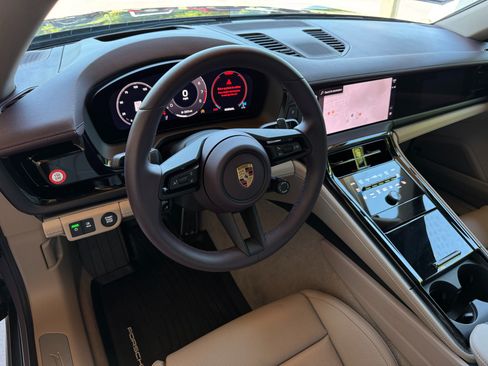 Used 2025 Porsche Panamera 4 AWD/4WD image 17