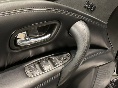 Used 2024 Nissan Armada SL w/ Midnight Edition Package image 7