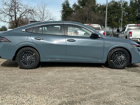 New 2026 Nissan Sentra SV w/ SV Convenience Package FWD image 32