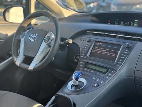Used 2010 Toyota Prius III 4dr Hatchback image 17